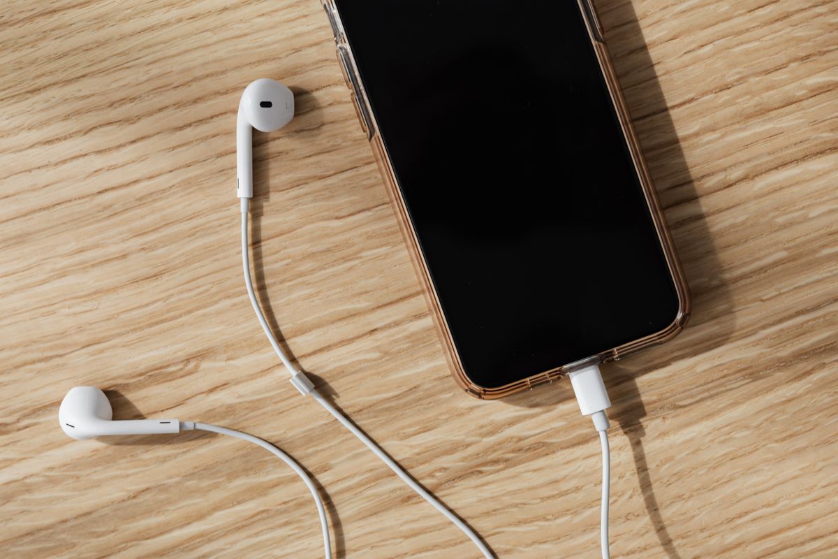 Batterie qui se décharge trop vite : les vraies causes (et les solutions)